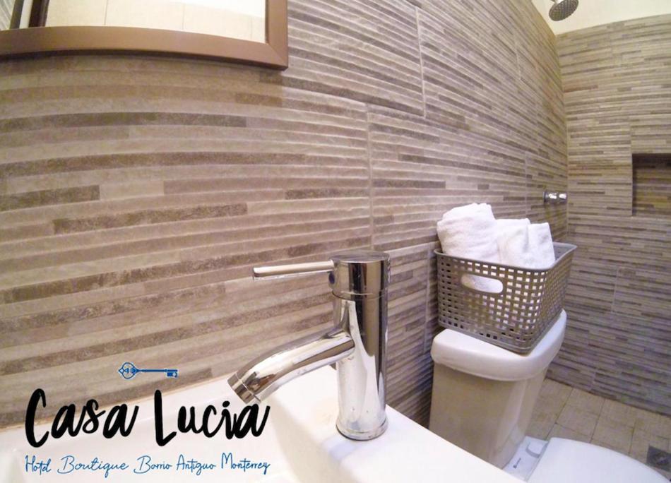 ホテル Casa Lucia モンテレー エクステリア 写真