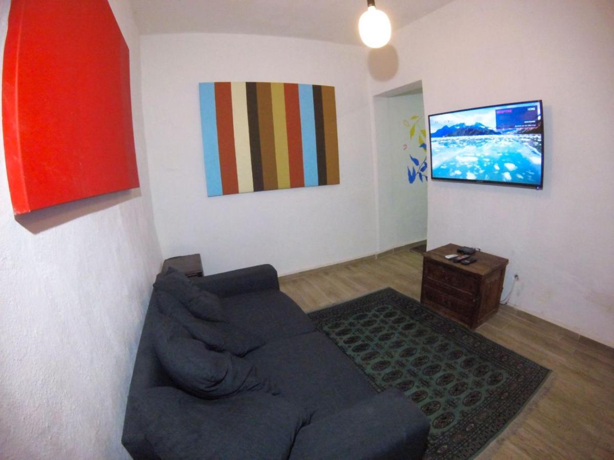 ホテル Casa Lucia モンテレー エクステリア 写真